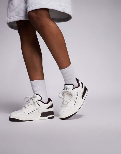 Nike Air Jordan 2/3 sneakers in white and brown - view 1