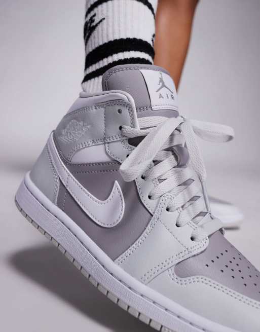 Nike Air Jordans Jordans Grau Lila Jordan Air Jordan Low (GS) Lila