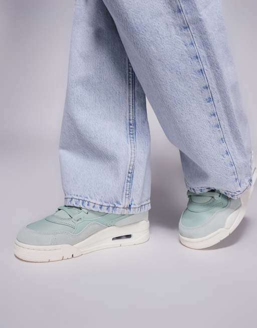 Nike Air Jordan 4 Retro trainers in green and cream