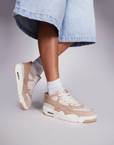 Nike – Air Jordan 4 RM – Sneaker in Beige und Weiß - view 1