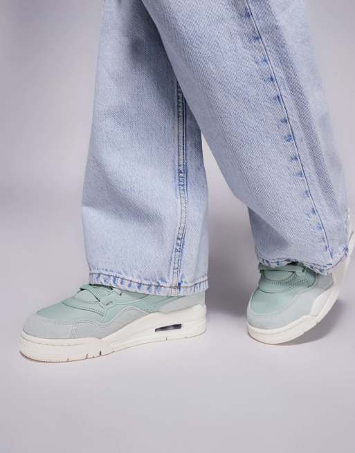 Nike Air Jordan 4 RM sneakers in light green and white, 2 of 5