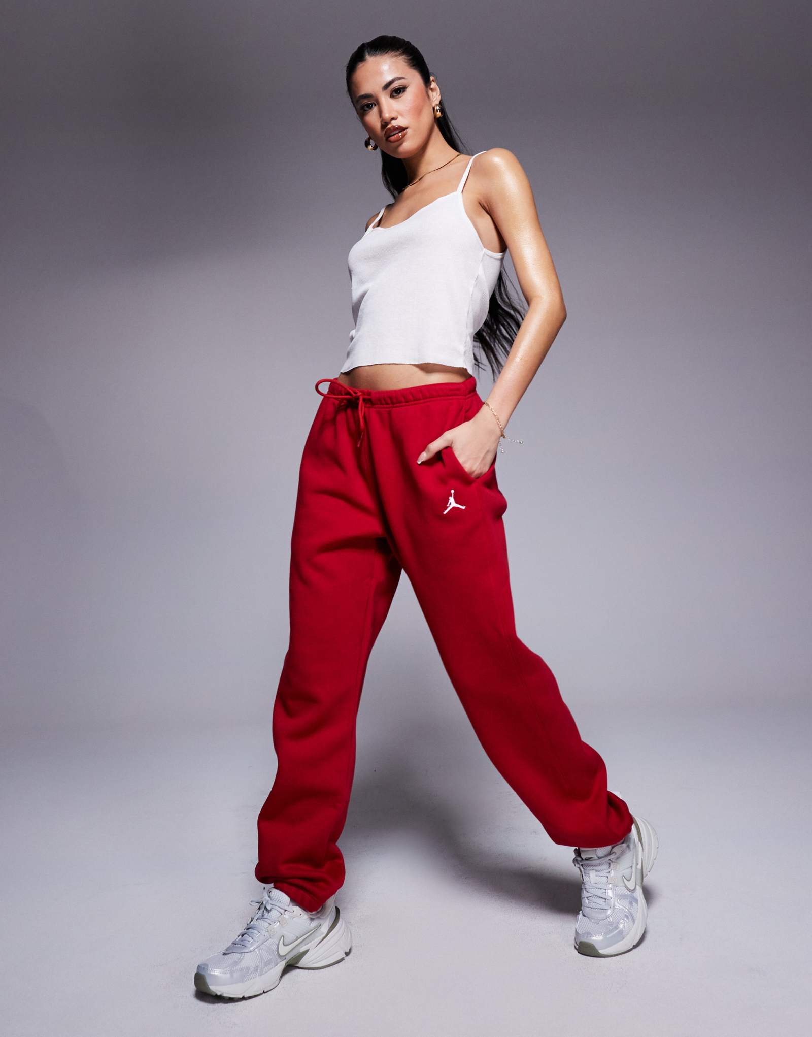 Спортивные брюки из флиса Nike Air Jordan Brooklyn красного цвета
