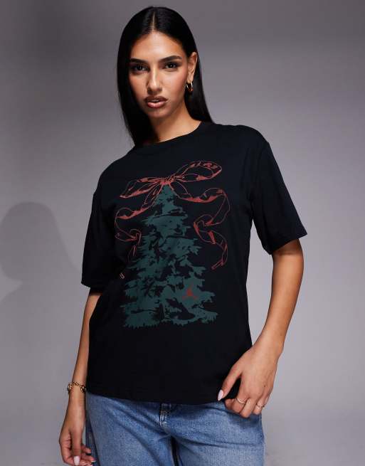 Nike Air Jordan Christmas graphic T-shirt in black, 3 of 4