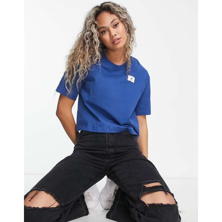 No Boundaries Plus Women's Boxy V-Neckline Tee