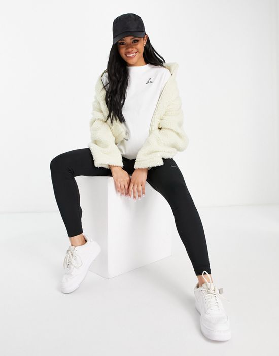 https://images.asos-media.com/products/nike-air-jordan-essential-t-shirt-in-white/202979010-4?$n_550w$&wid=550&fit=constrain