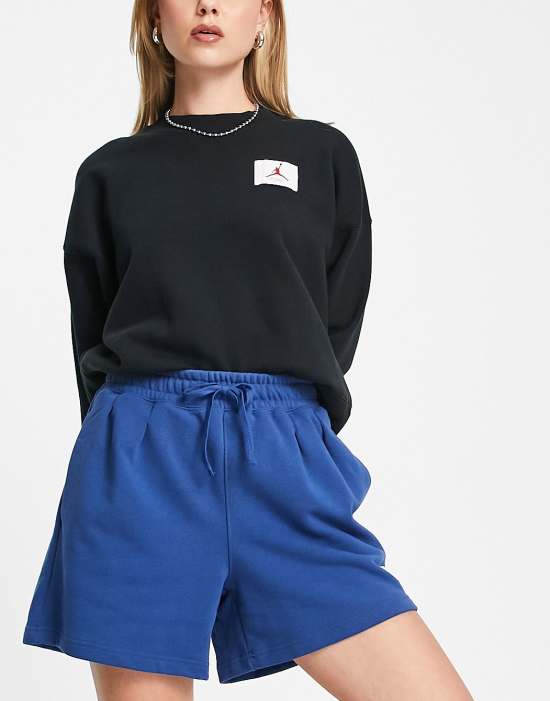 https://images.asos-media.com/products/nike-air-jordan-flight-fleece-shorts-in-blue/202979113-3?$n_550w$&wid=550&fit=constrain