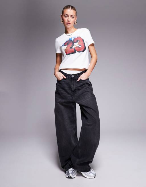Nike Air Jordan heritage logo slim T-shirt in white, 3 of 4