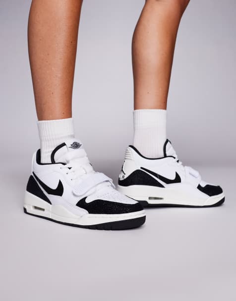 Nike Air Jordan Legacy 312 Low sneakers in white and black - view 1