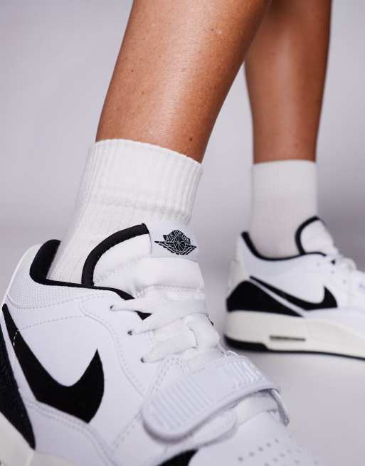 Nike Air Jordan Legacy 312 Low sneakers in white and black