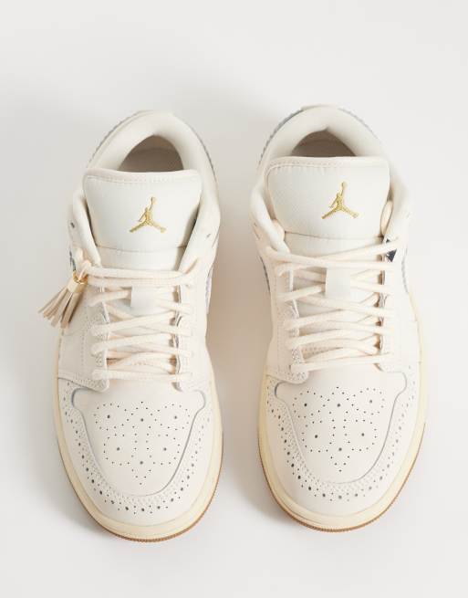 Nike Air Jordan Low SE sneakers in white, 2 of 5