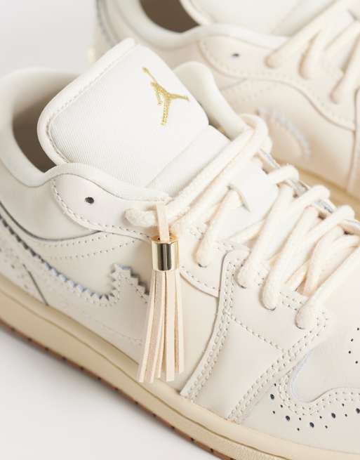 Nike Air Jordan Low SE sneakers in white, 3 of 5