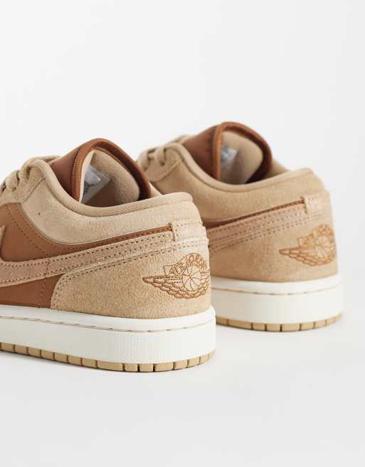Nike Air Jordan Low sneakers in brown , 2 of 5