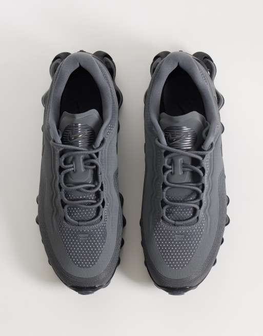 Nike Air Liquid Max trainers in grey and black, 2 of 5