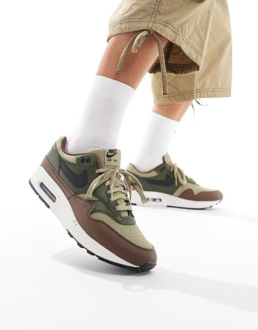 Nike Air Max 1 Premium Sneakers in olijfgroen en bruin