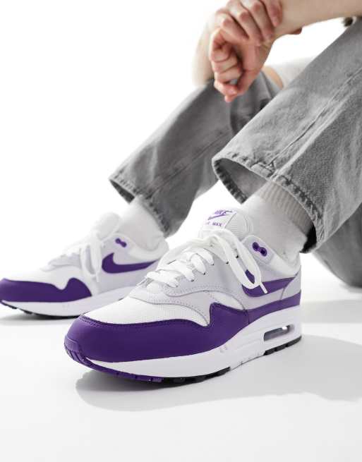 Nike – Air Max 1 SE – Vita och lila träningsskor