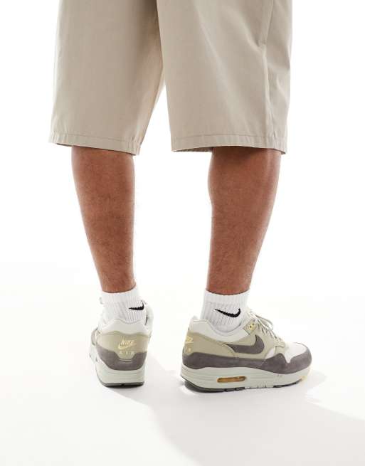 Nike Air Max 1 sneakers in off-white and dark gray, 4 of 5