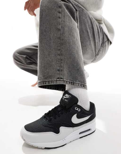 Nike Air Max 1 trainers in grey and black , 5 of 5