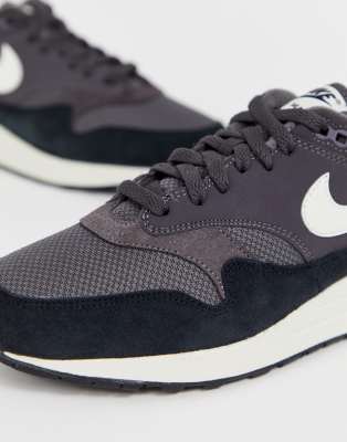 nike air max 1 trainers in navy