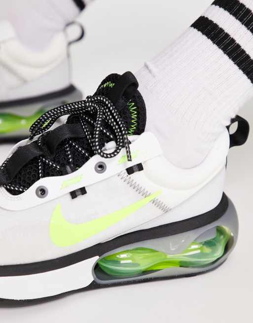 Nike Air Max 2021 sneakers in summit white/black