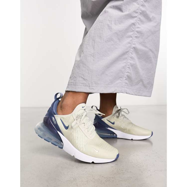 Nike Air Max 270 Sneakers da donna grigio chiaro e blu navy ASOS