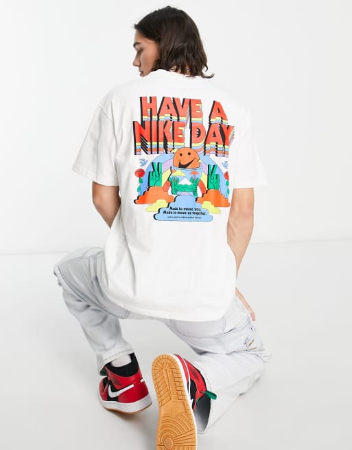 T shirt nike clearance sneakers