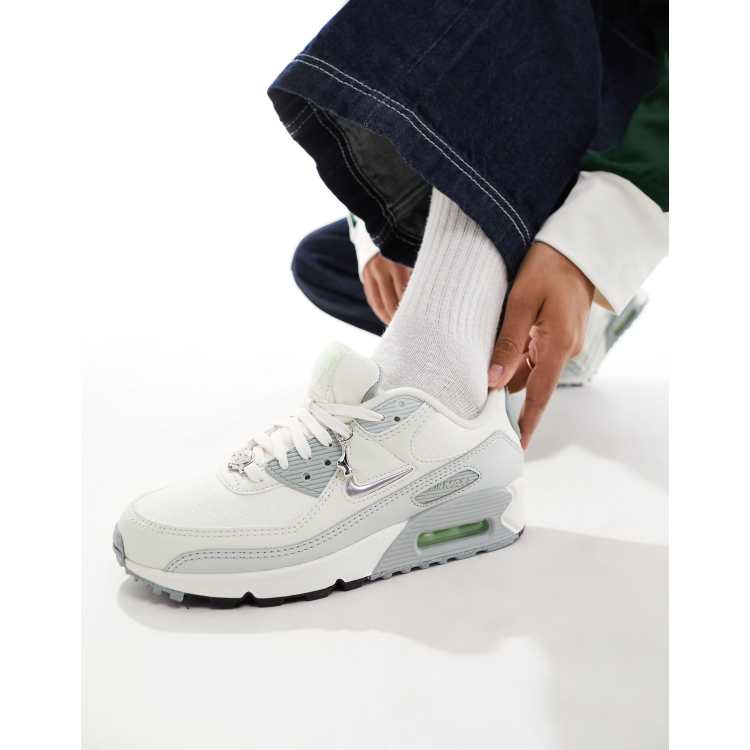 Nike Air Max 90 NN Sneakers argento e bianco sporco ASOS