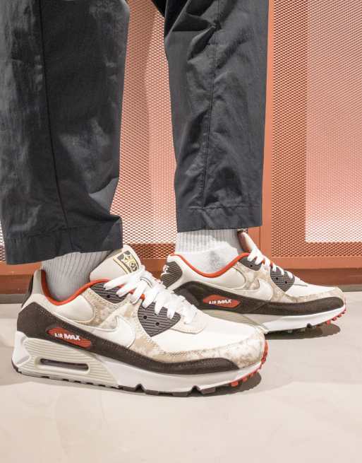 Nike Air Max 90 Sneaker in hellem KnochenweiB und Samtbraun ASOS