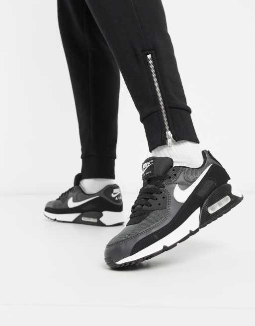 Nike Air Max 90 sneakers in black and white, 3 of 4