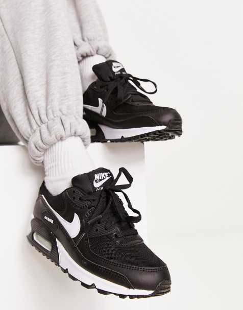 Womans black hotsell nike air max