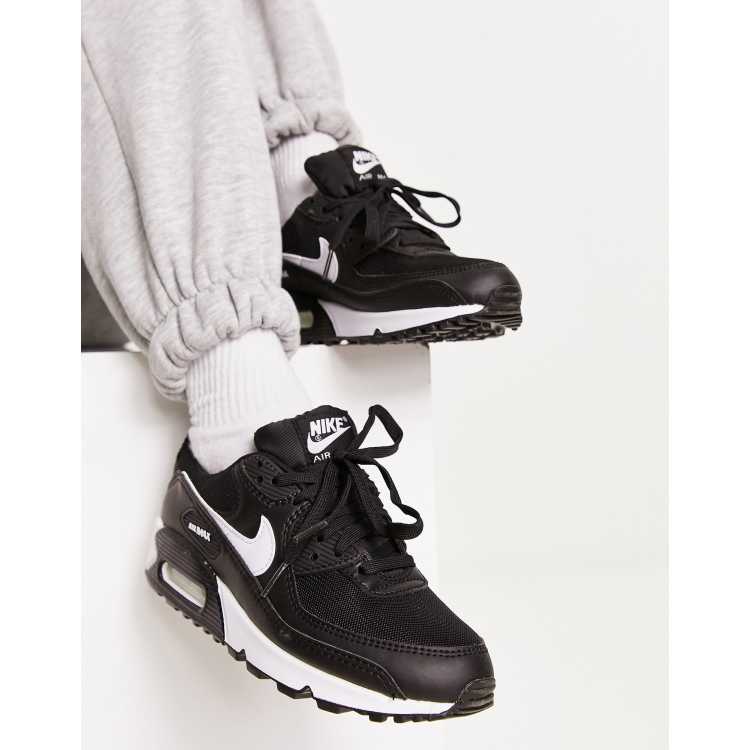 White nike air max trainers with black outlet tick