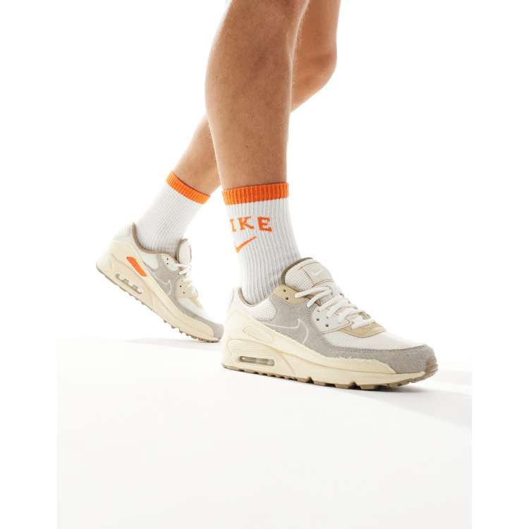 208607883-1-white?$n_750w$&wid