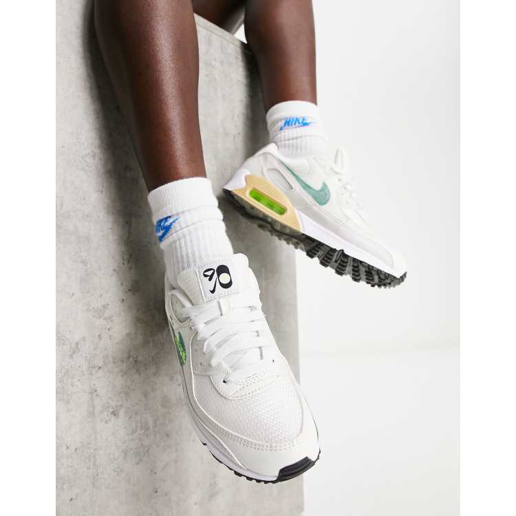 202877550-1-white?$n_750w$&wid