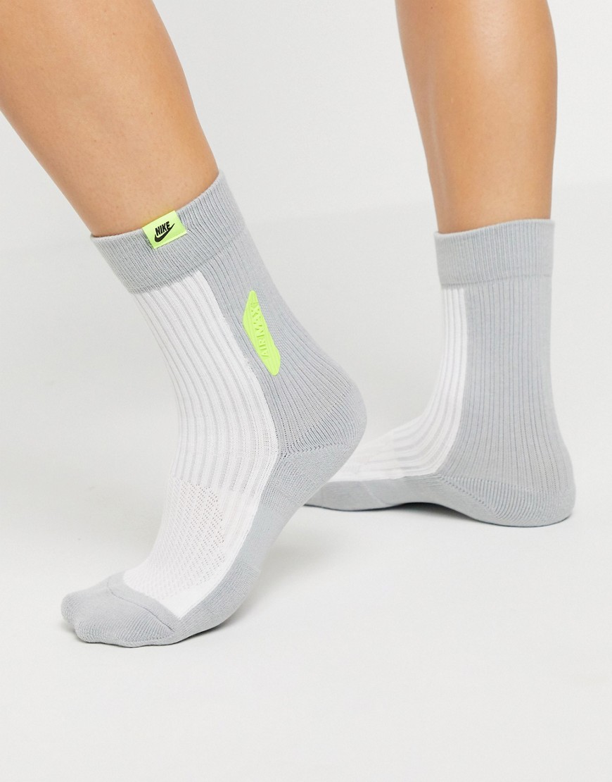 Nike Air Max 90 socks with a neon colourblock-Multi