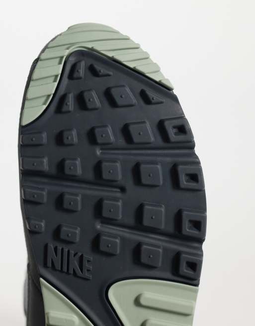 Nike Air Max 90 vinteranpassade sneakers i grått och silvermetallic, 5 av 5