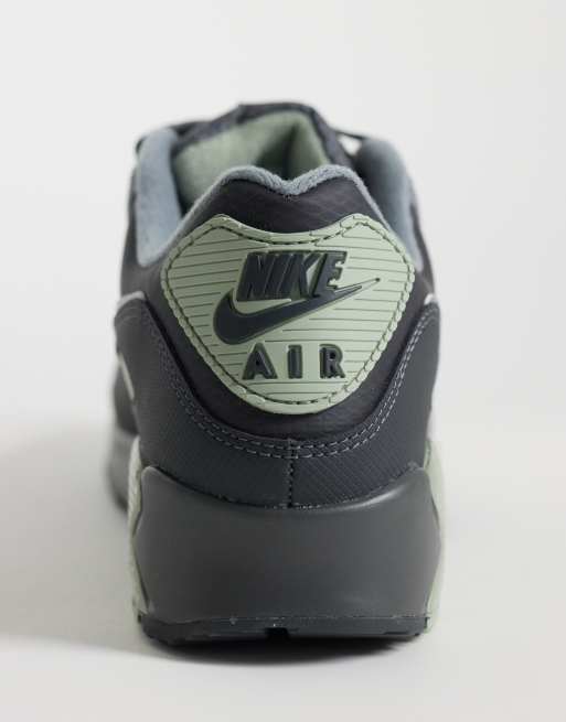 Nike Air Max 90 Winter-Sneaker in Grau und Metallic-Silber, 2 von 5