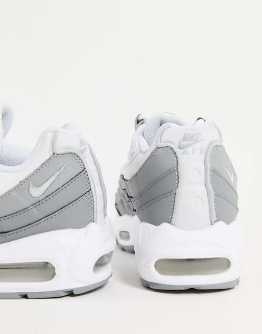 Nike - Air Max 95 Ess - Sneakers grigie e bianche Nike - Air Max 95 Ess - Sneakers grigie e bianche