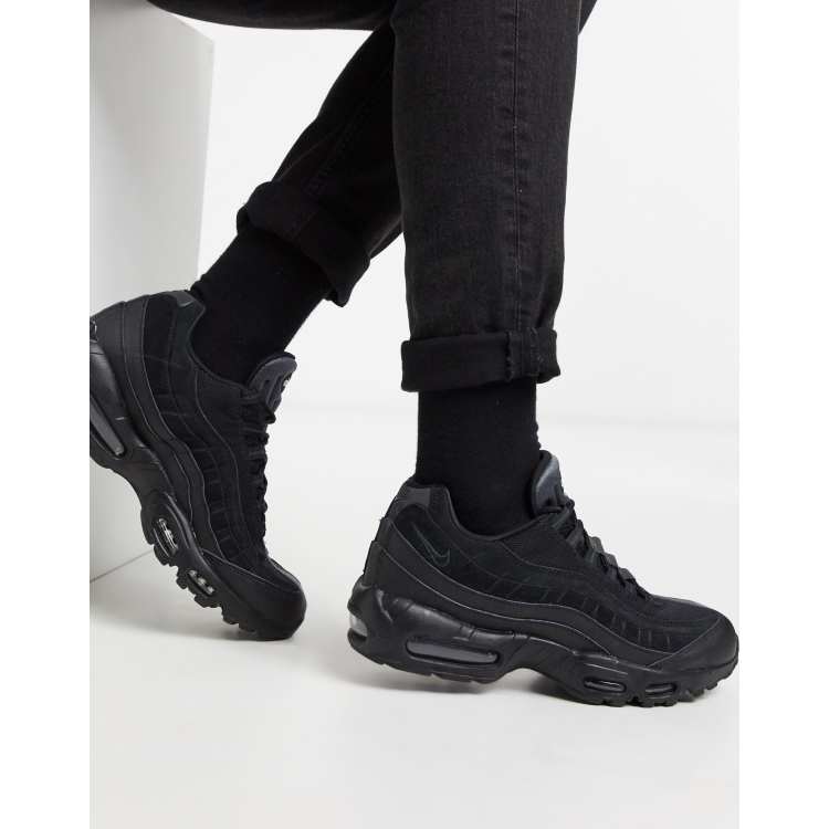 Nike Air Max 95 Essential in triple black