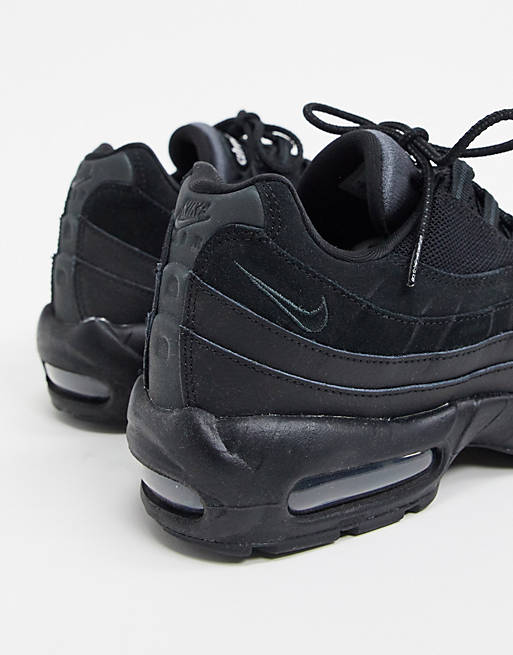 Nike Air Max 95 Essential in triple black
