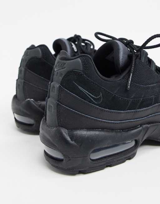 Nike Air Max 95 Essential in triple black