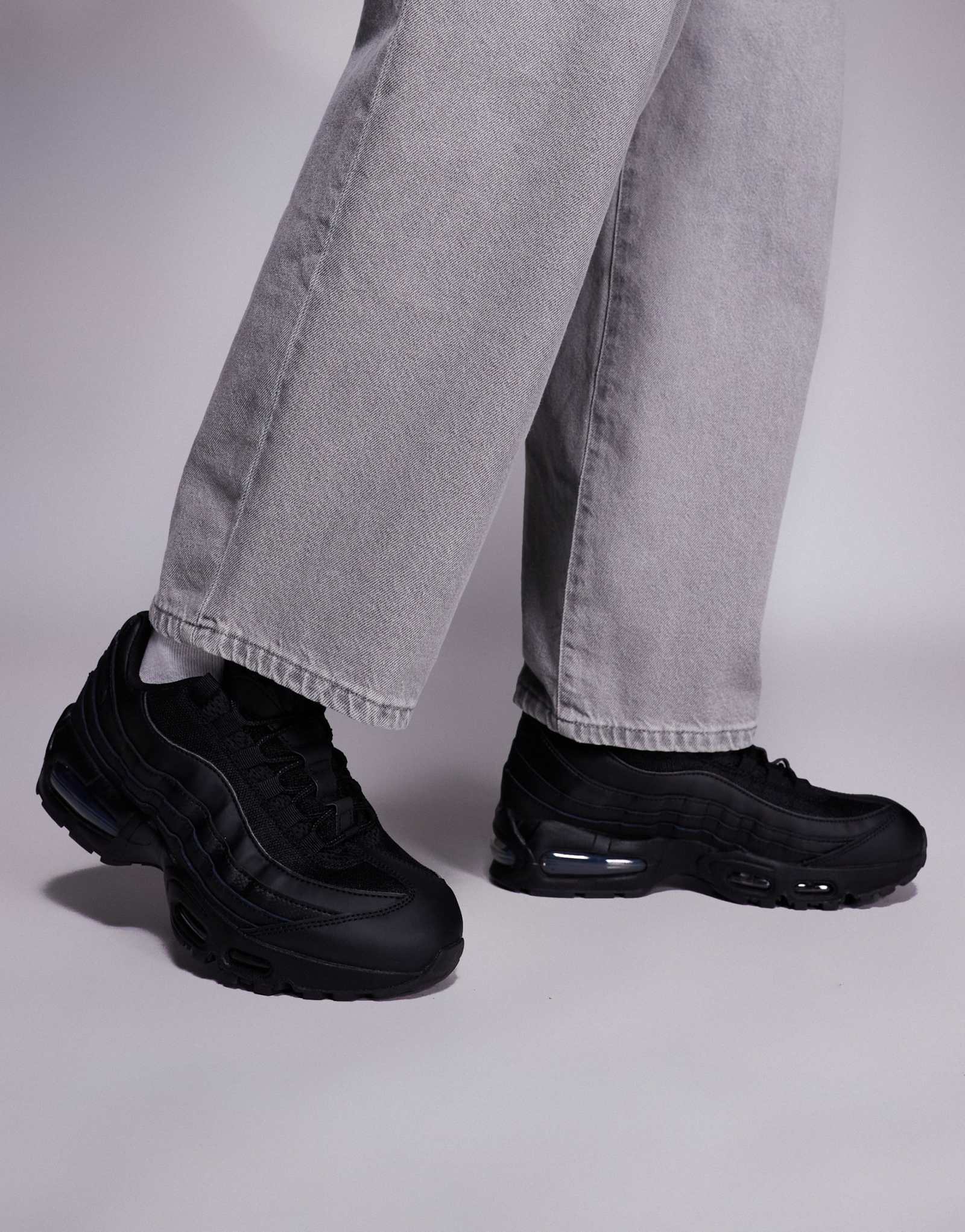Кроссовки Nike Air Max 95 OG в тройном черном цвете