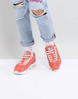bas nike rouge