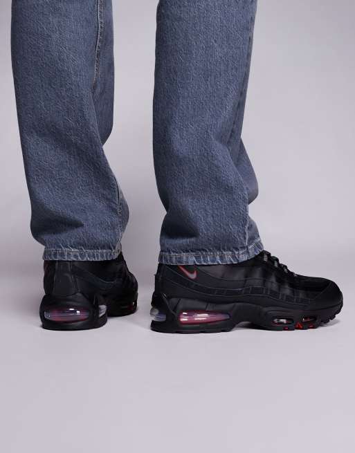 Nike Air Max 95 sneakers in black and red, 3 of 5