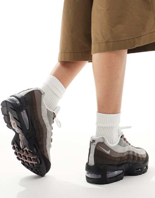 Nike Air Max 95 ブラウン Nike Air Max 95 sneakers in brown & gray | ASOS