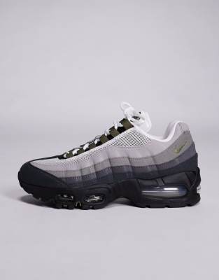 Nike Air Max 95 Og Sneaker In Green