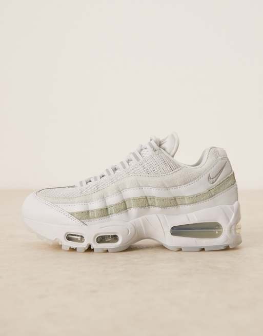 Nike Air Max 95 sneakers in light green , 2 of 5