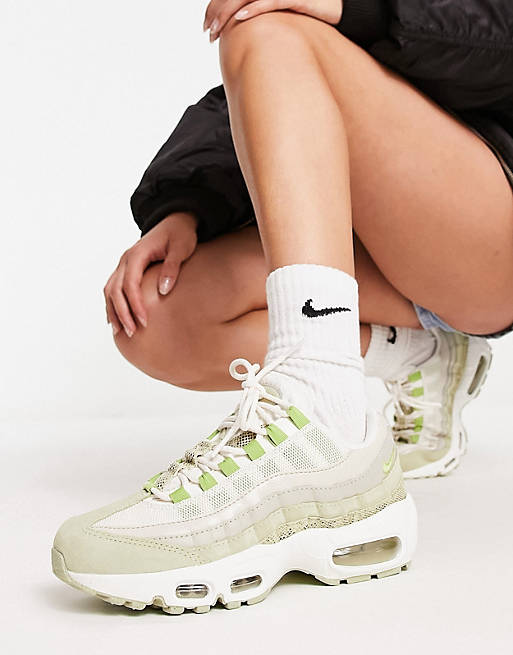 neem medicijnen modder Nevelig Nike Air Max 95 trainers in green and olive | ASOS