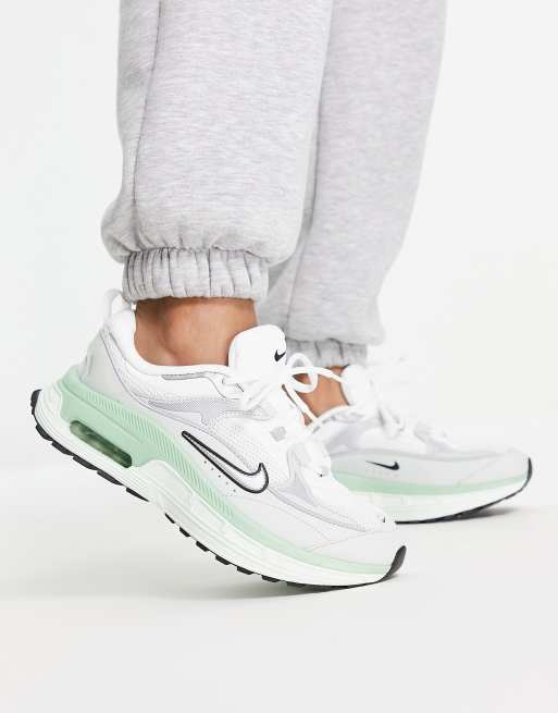 White nike shoes 2024 womens air max