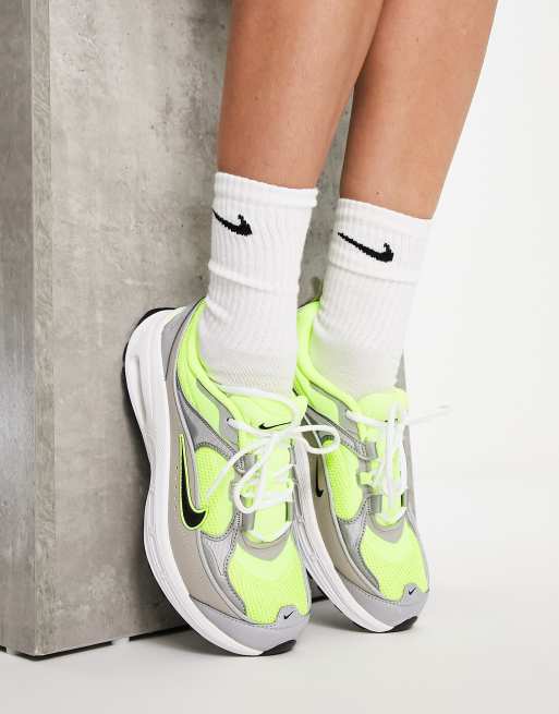 Neon yellow trainers outlet nike