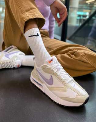 Nike Air Max Dawn NN trainers in white and purple