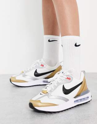 nike se trainers